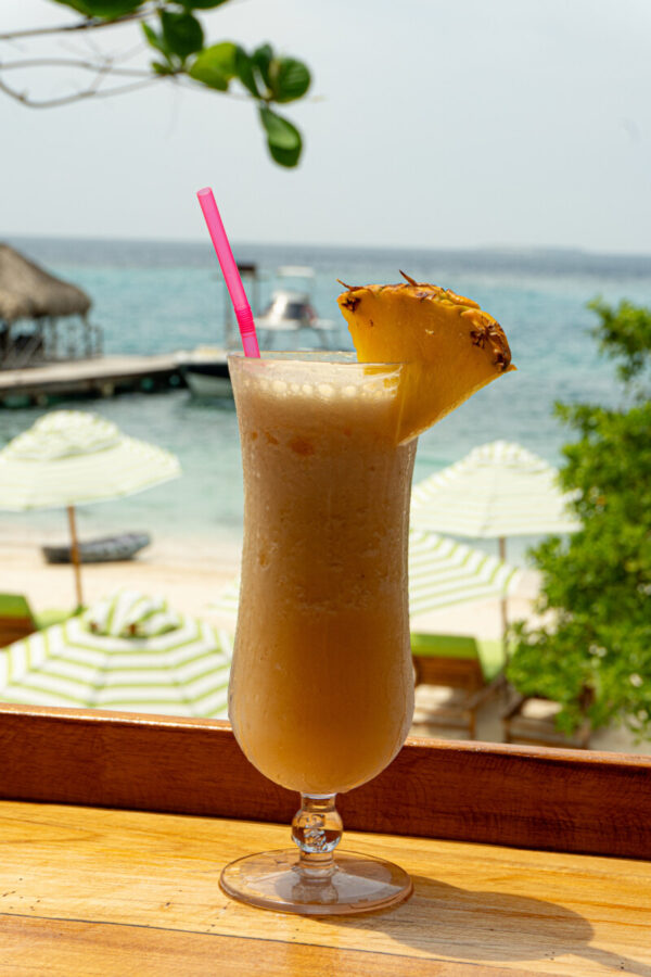 Mantas Beach Club - Image 4