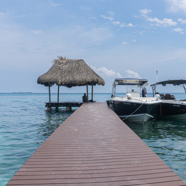 Mantas Beach Club - Image 6