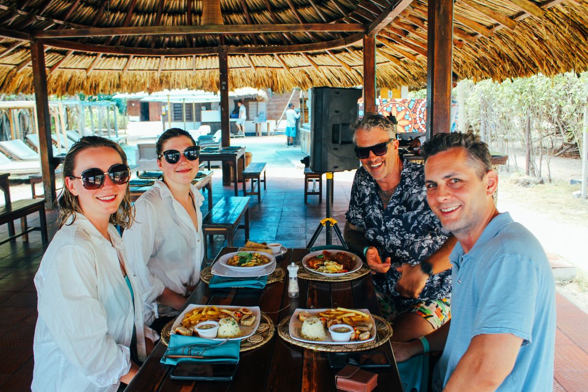 Rosario Beach: Escapada Inolvidable en las Islas del Rosario - Image 9