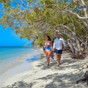 Pasadia BLACK en Isla del Encanto